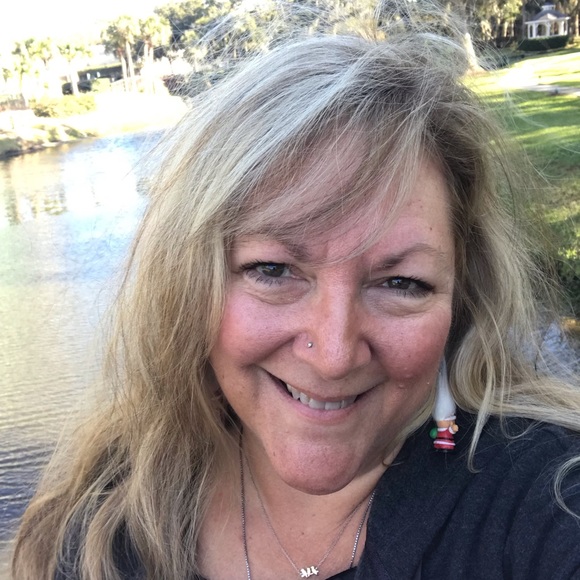 Meet your Posher, Deena - Picture 1 of 1